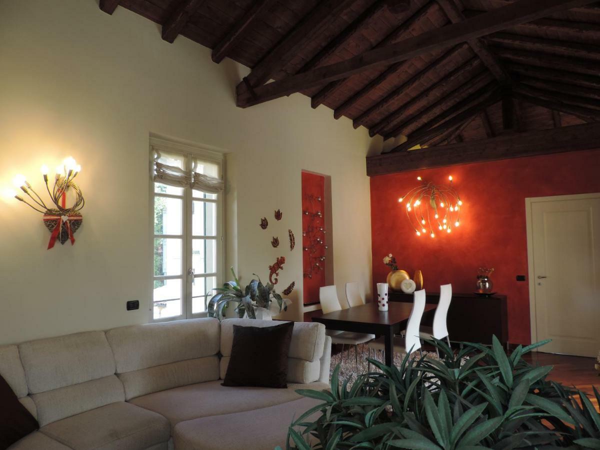 Feeling At Home - Varese Apartment Ngoại thất bức ảnh