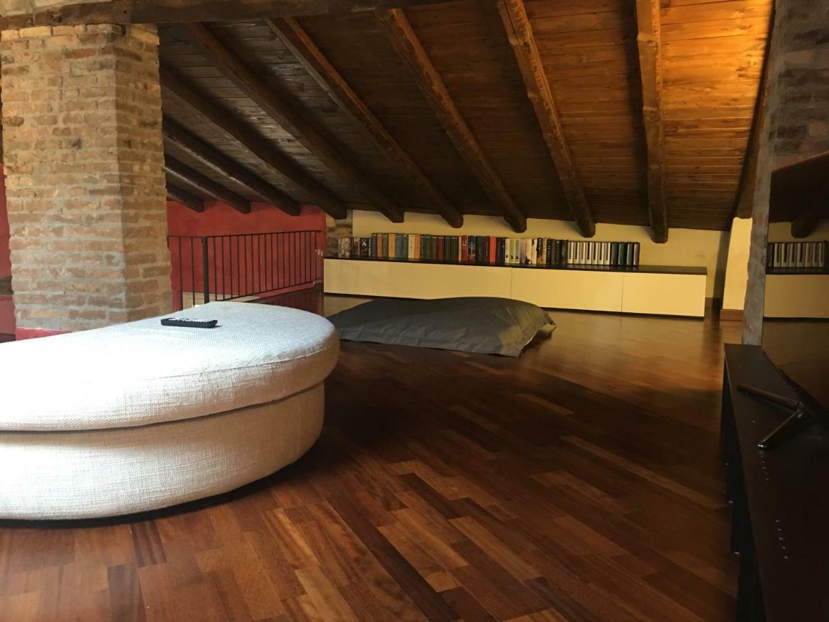 Feeling At Home - Varese Apartment Ngoại thất bức ảnh