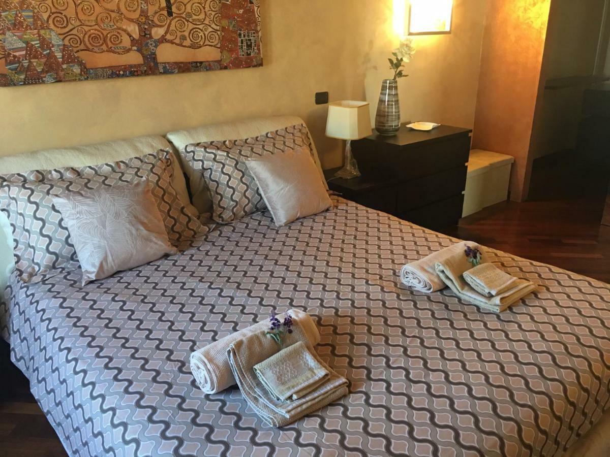 Feeling At Home - Varese Apartment Ngoại thất bức ảnh