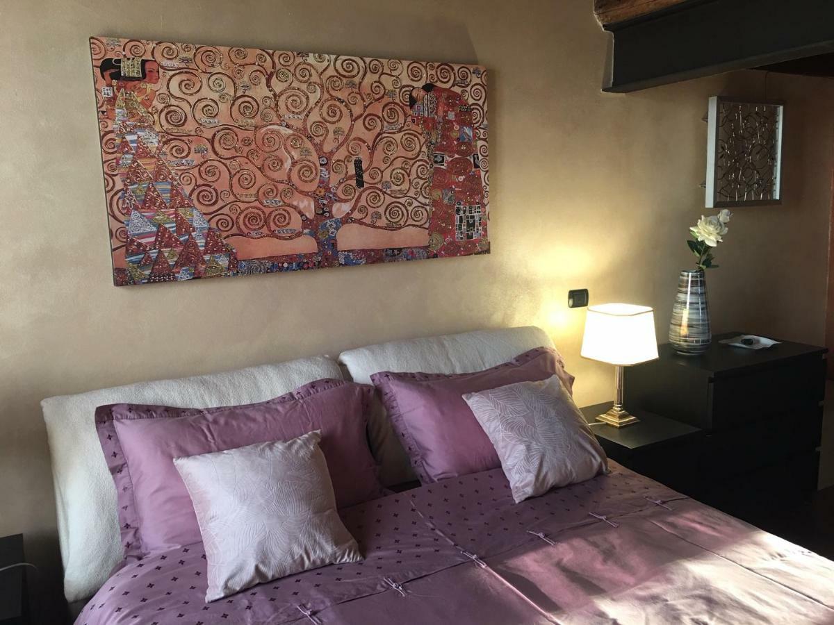 Feeling At Home - Varese Apartment Ngoại thất bức ảnh